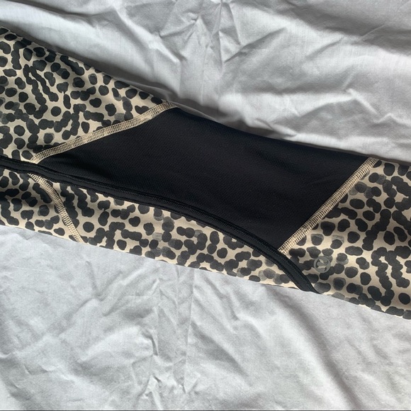 LuluLemon High Impact Leggings with Mesh Panels - Picture 11 of 14